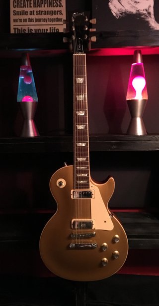 1999 Gibson Les Paul Deluxe 30th anniv. reissue of 1969.